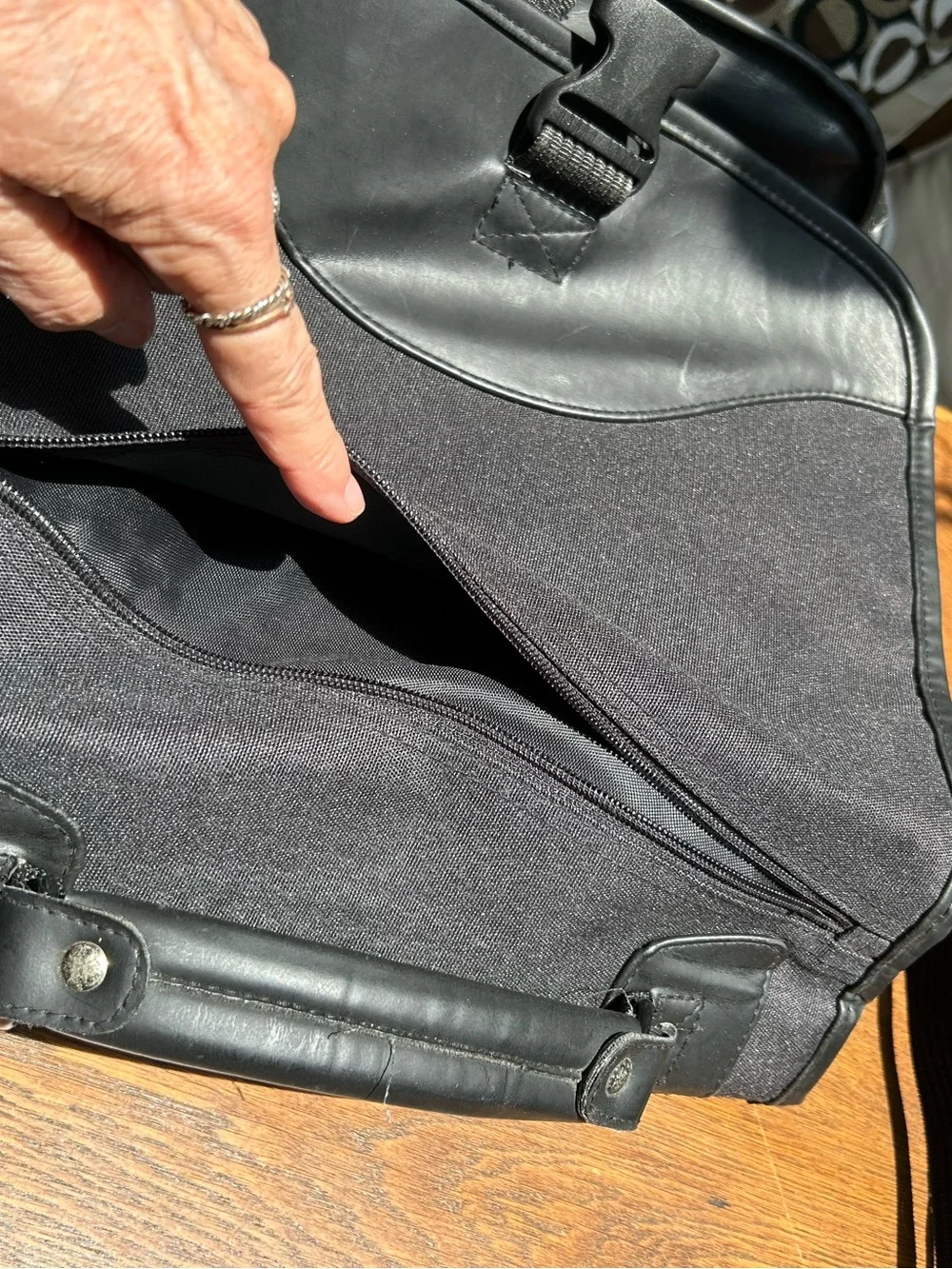 Black Men's Messenger Bag to Classic Travel WorkBag/ computer, weekend clothing.